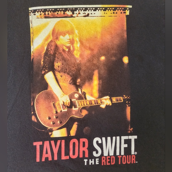Taylor Swift Concert Tee The Red Tour 2013 Swifties Streetwear Eras Pop Culture - Picture 3 of 9